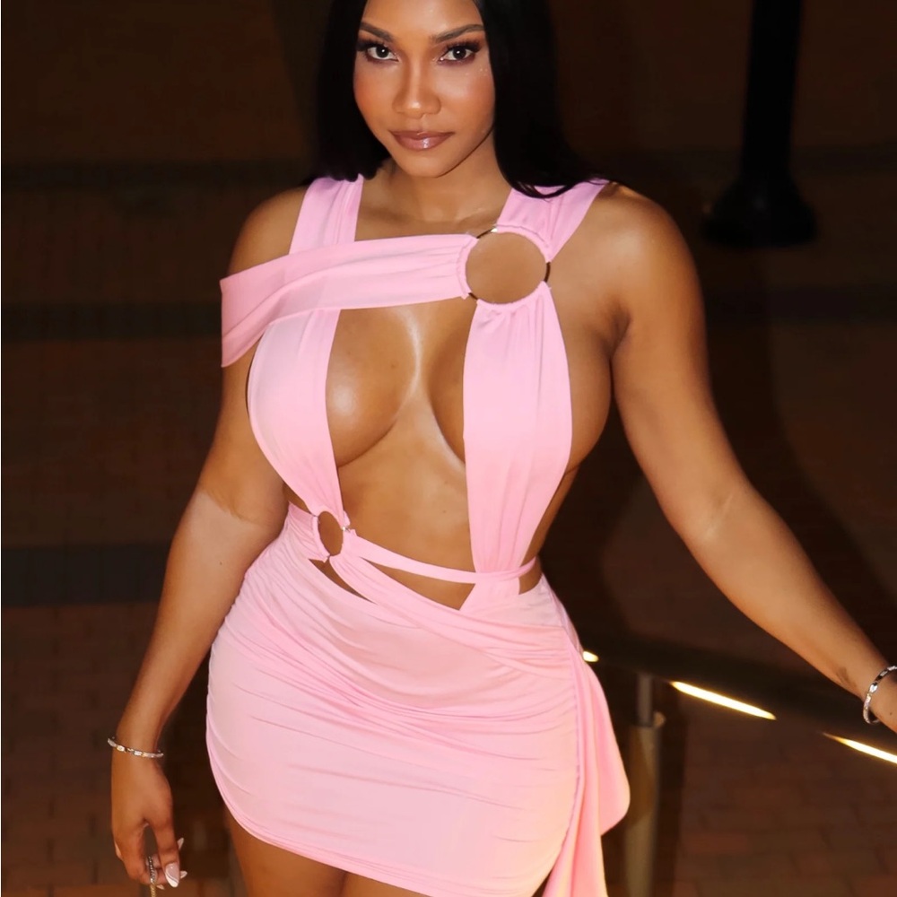 Elegant Pink Cut-Out Dress
